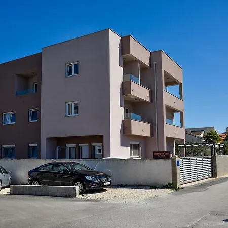 Apartament Lucija *